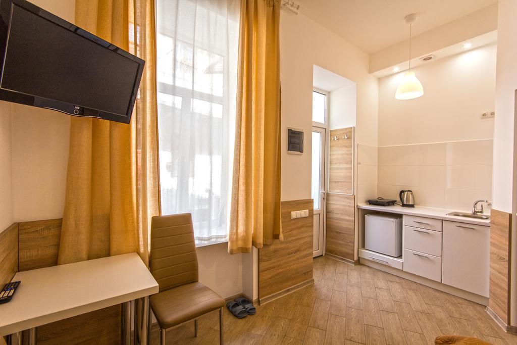 Mini Smart Apartments On Shpytalna 13- Economy Apartment Lviv Luaran gambar